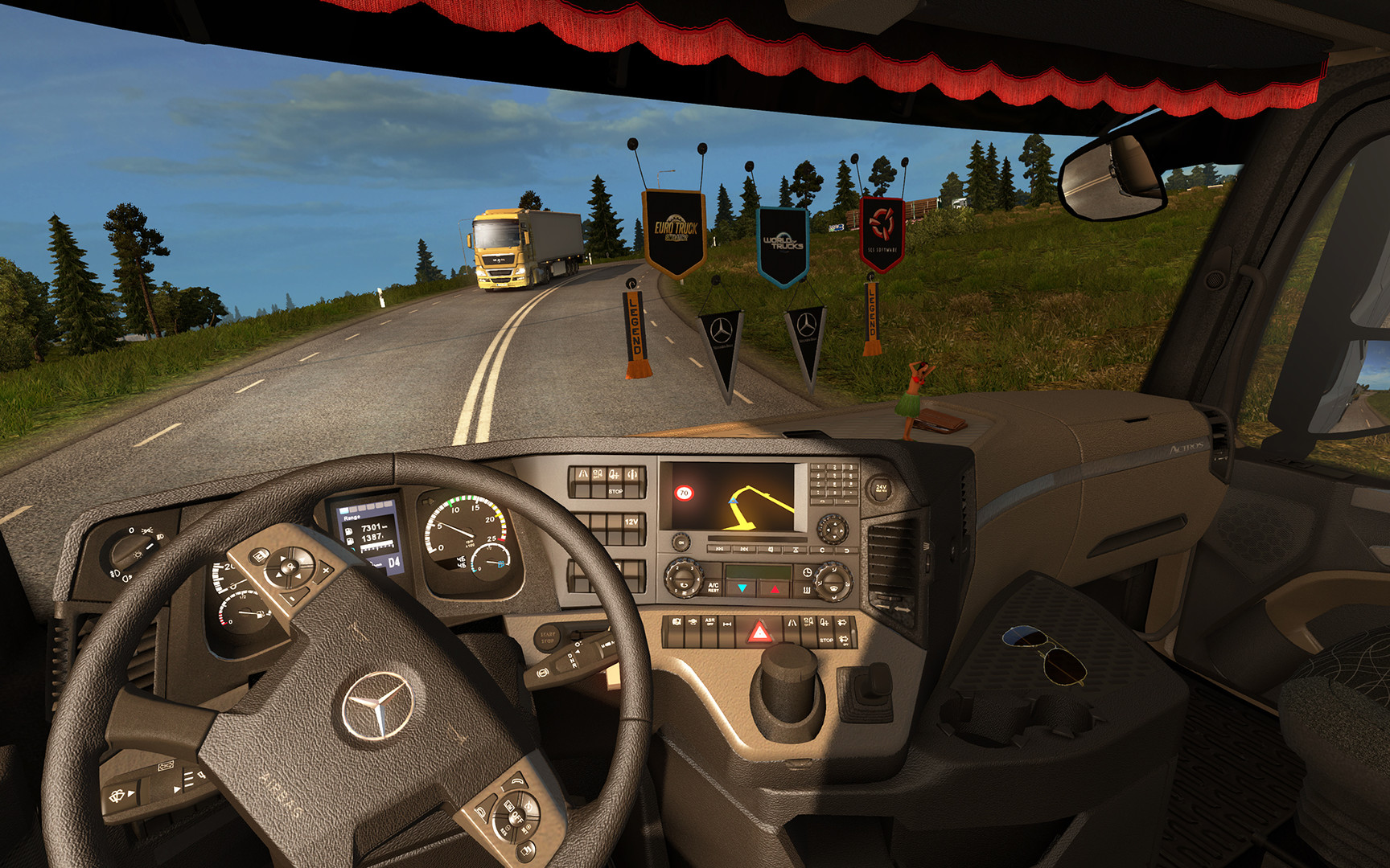 Игры симулятор евро грузовик. Truck Simulator 2. Euro Truck Simulator 2 igri. Euro Truck Simulator 2 Cabin Accessories. Screenshot Euro Truck Simulator 2.
