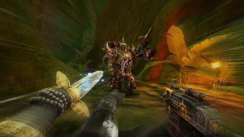 11581-warhammer-40-000-boltgun-2-8